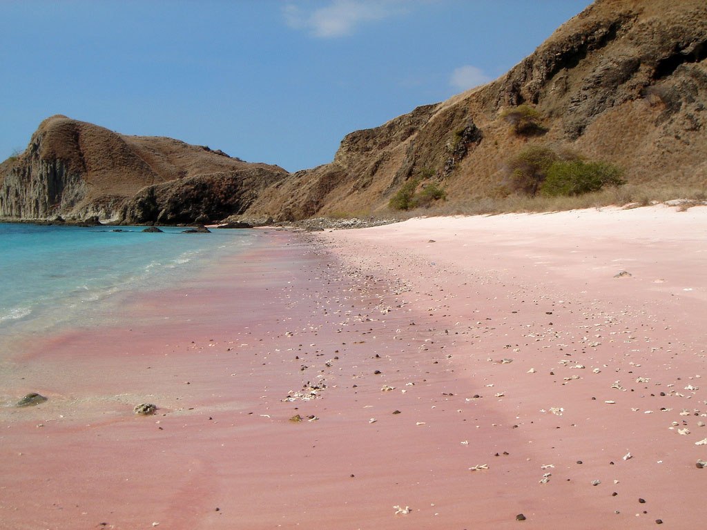 Розовый пляж 